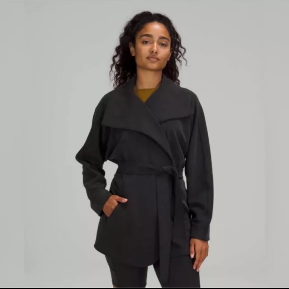 Lululemon Navy Softstreme Belted Wrap M/L